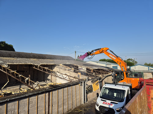 Bens Demolition Division job Wet drop assy roof sheets and take down building photo number 7