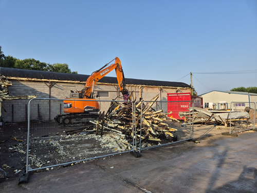 Bens Demolition Division job Wet drop assy roof sheets and take down building photo number 12