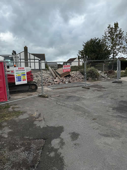 Bens Demolition Division job Dismantle outbuilding roof photo number 9