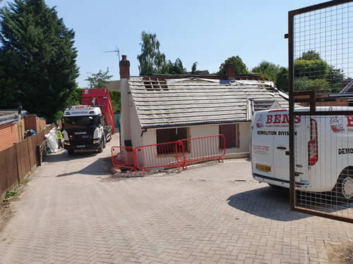 Bens Demolition Division job House demolition in Bracknell For Lancer Scott photo number 6