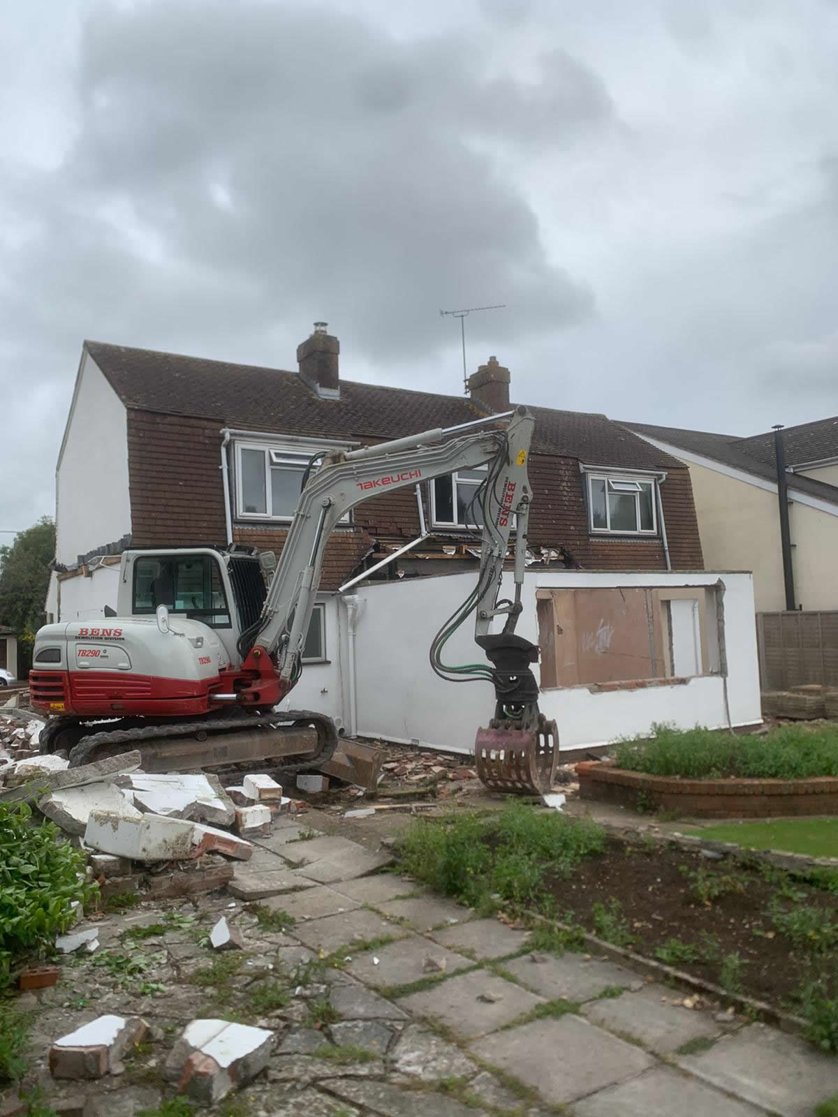 Bens Demolition Division job Demolition of Garage at side of house photo number 3